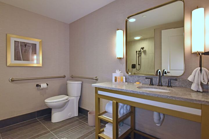 Room 14 of 30