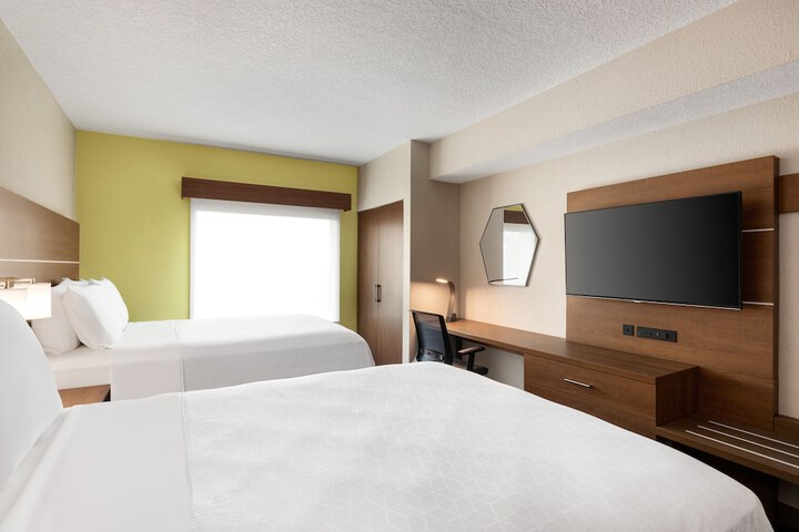 Room 27 of 40