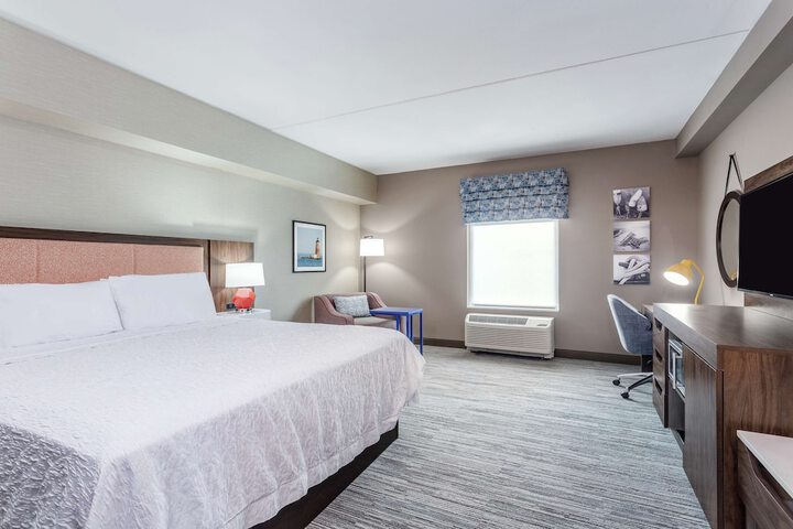 Room 25 of 42