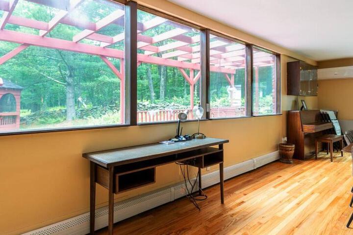 Sunset Estate in the Catskills