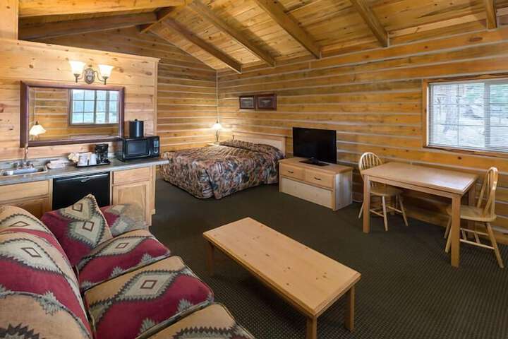 Rock Crest Lodge & Cabins