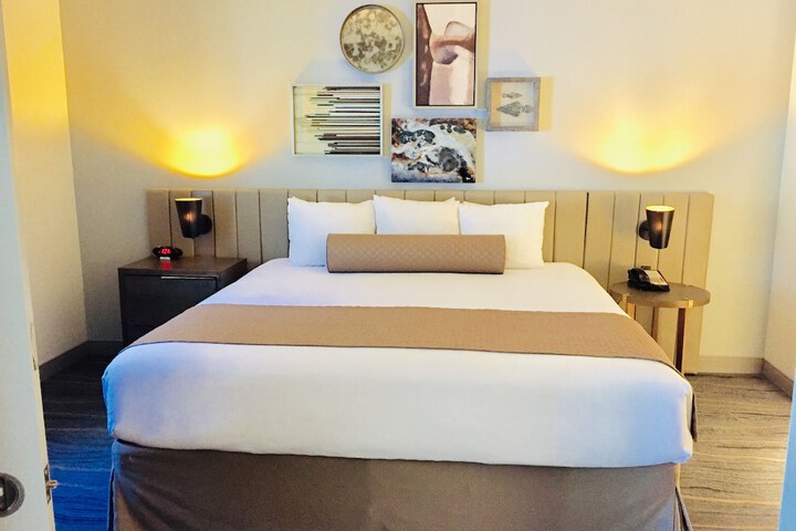 Room 13 of 46