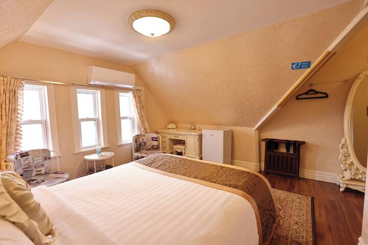 Room 57 of 252