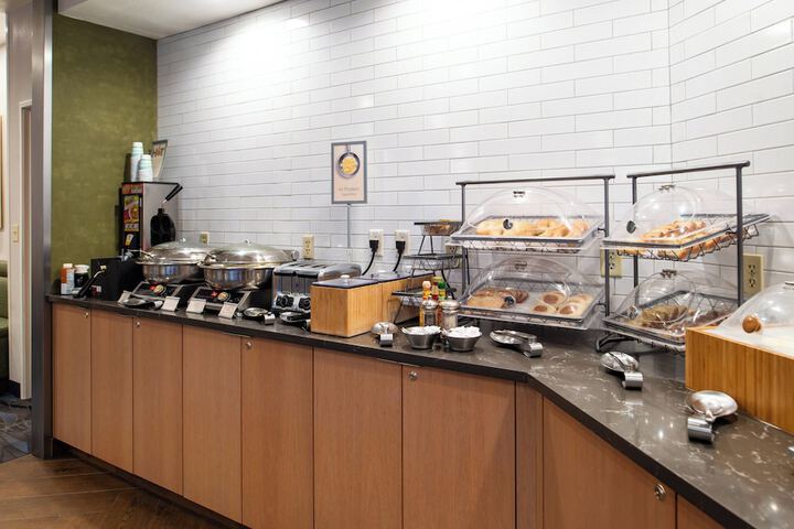 Breakfast/Coffee Service 40 of 43