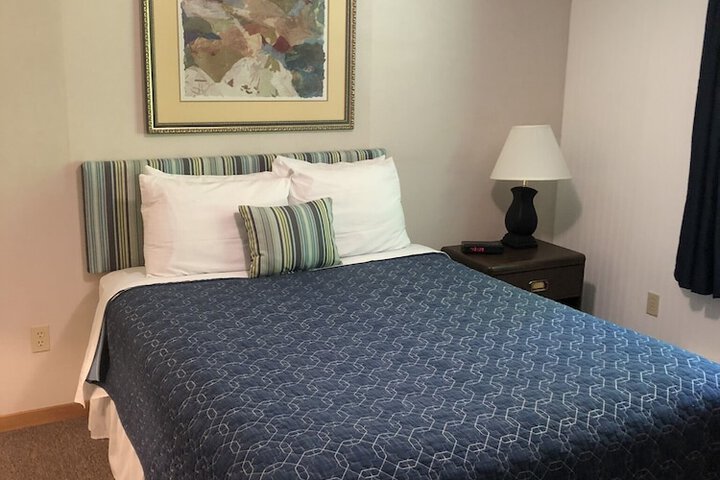 Room 32 of 99