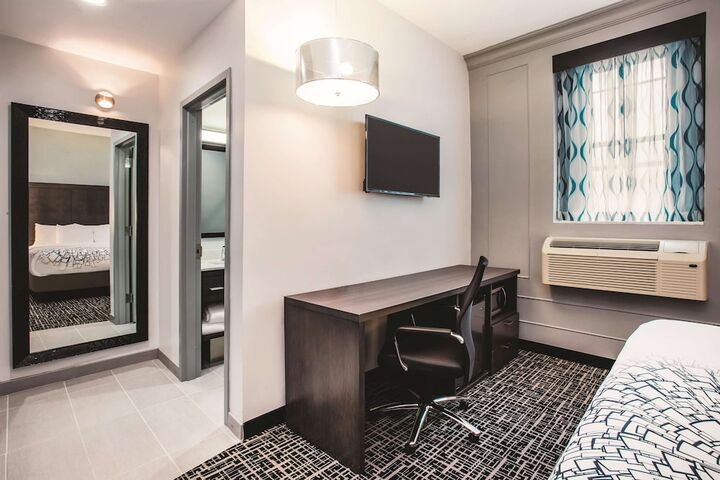 Room 19 of 30