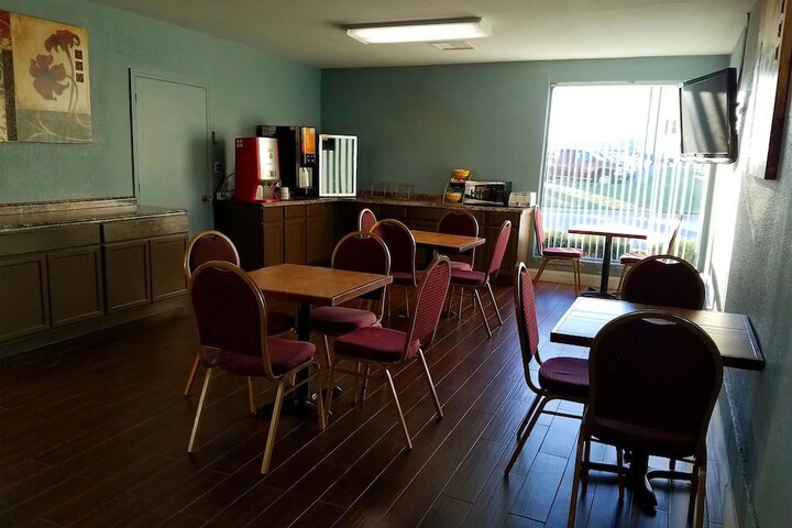 Room 9 of 22