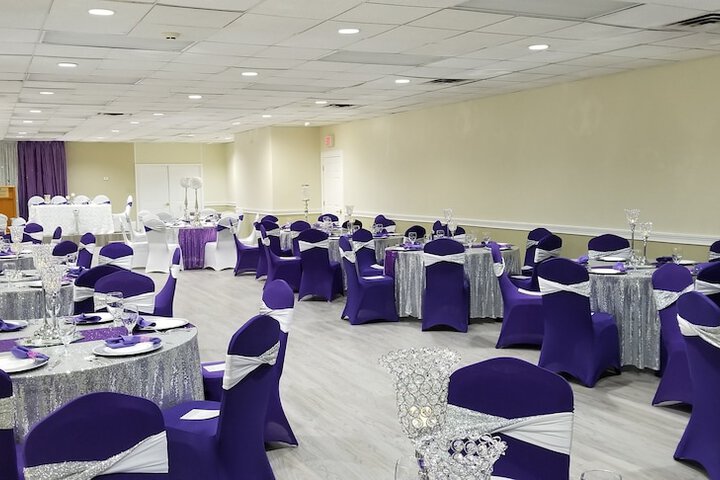 Ballroom/Hall 37 of 44