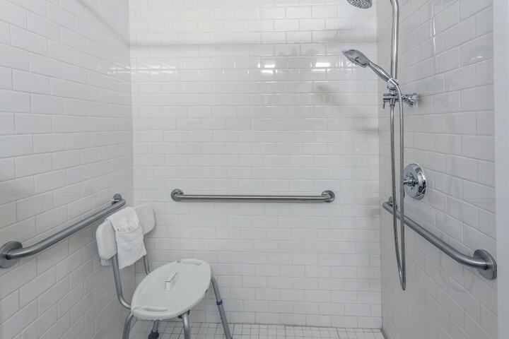 Room 18 of 31