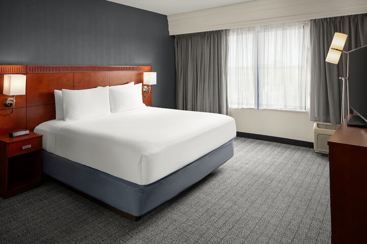 Room 21 of 32