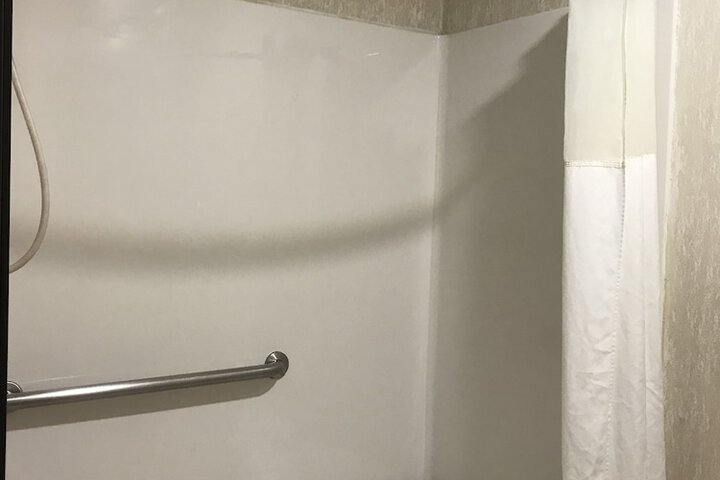 Room 16 of 35