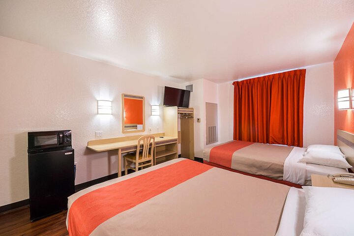 Room 28 of 58