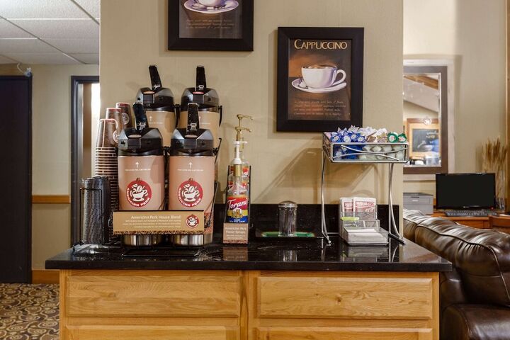 Breakfast/Coffee Service 21 of 24