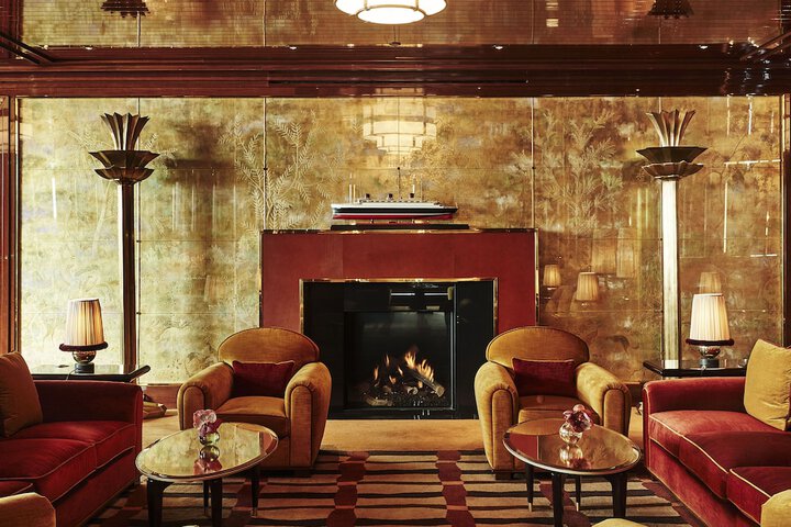 Lounge 104 of 121