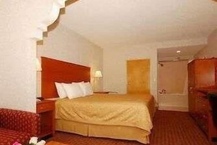 Room 19 of 28