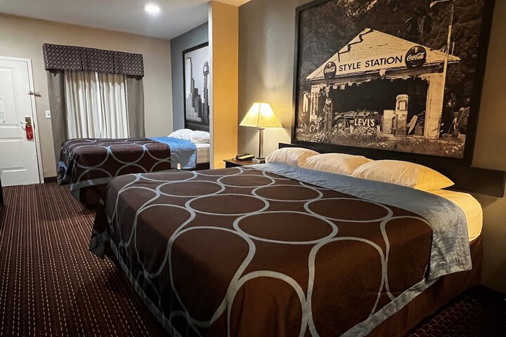 Super 8 by Wyndham Center