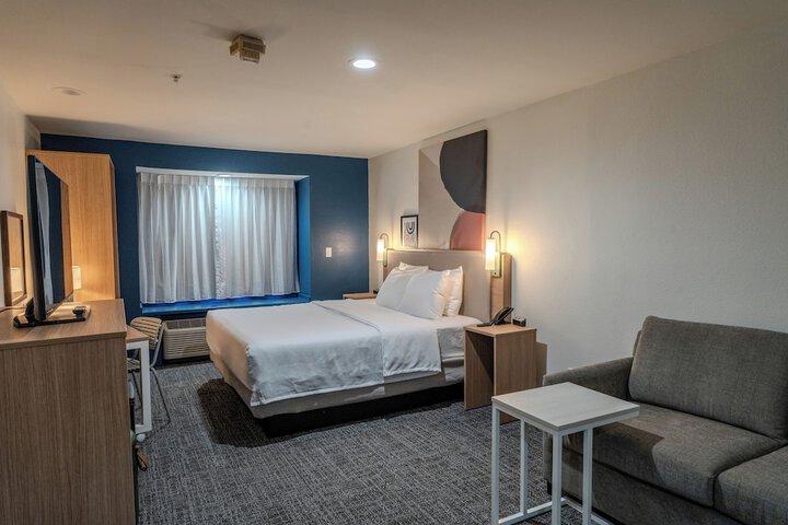 Room 11 of 20