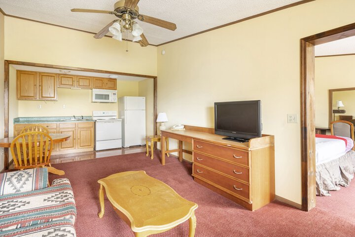 Room 28 of 38