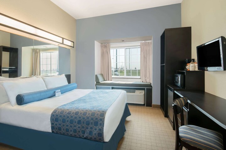 Room 5 of 16
