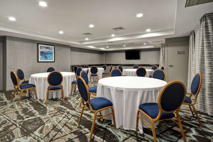 Homewood Suites by Hilton Edgewater