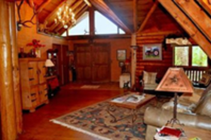 TEXAS FOREST COUNTRY RETREAT