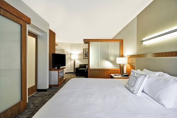 Room 18 of 37