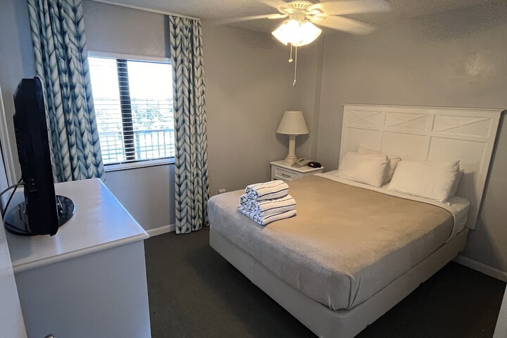 Room 5 of 7