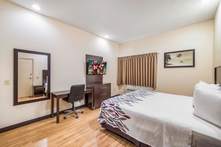 Room 25 of 40