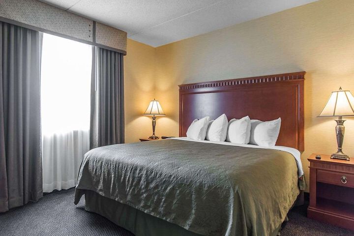 Room 6 of 31