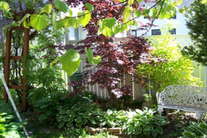 Twenty Woodlawn Bed & Breakfast