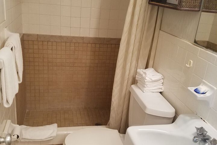 Room 15 of 48