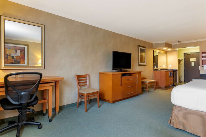 Room 12 of 47