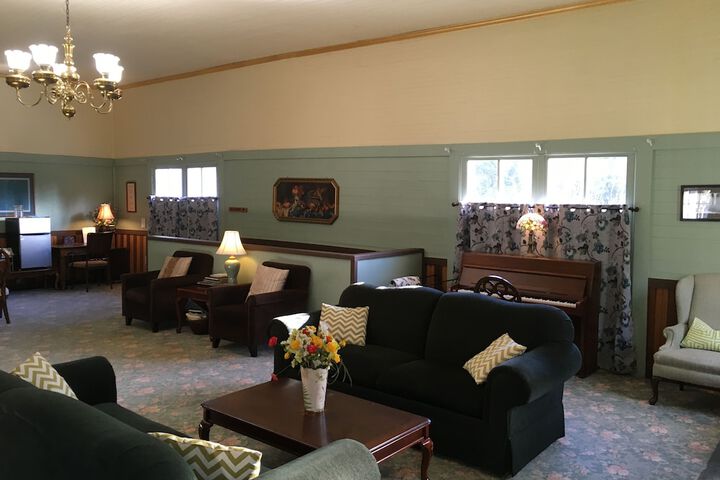 Lounge 249 of 287
