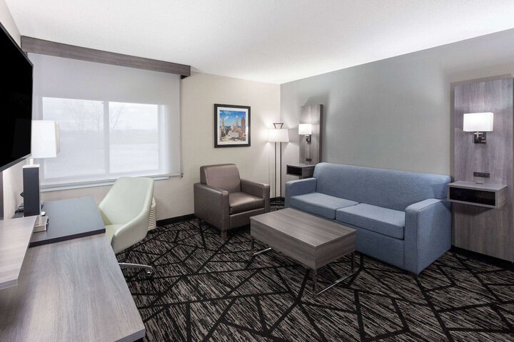 Room 16 of 33