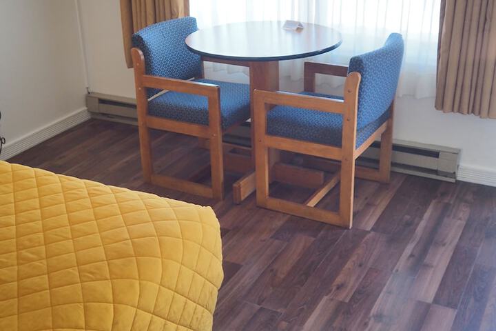 Room 11 of 25