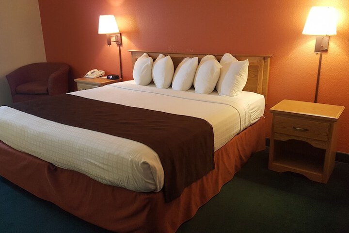 Room 15 of 32