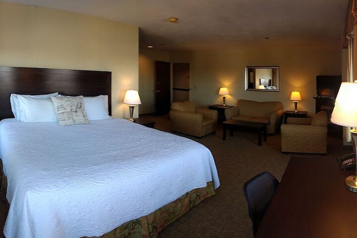 Harbor House Inn