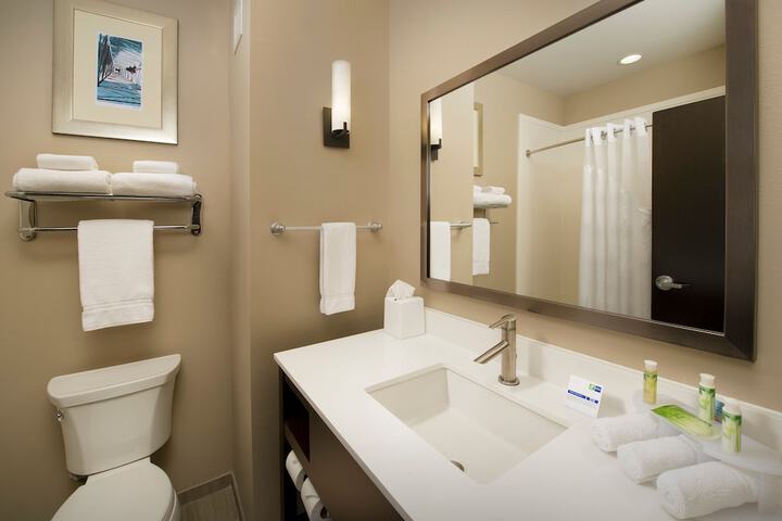 Room 15 of 37