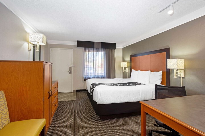 Room 13 of 35