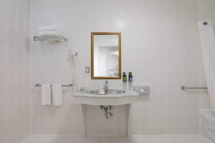 The Fort Garry Hotel Spa and Conference Centre, an Ascend Collection Hotel