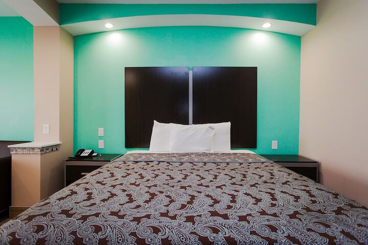 Room 15 of 37