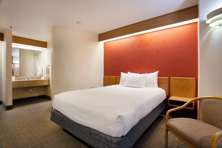 Room 11 of 29