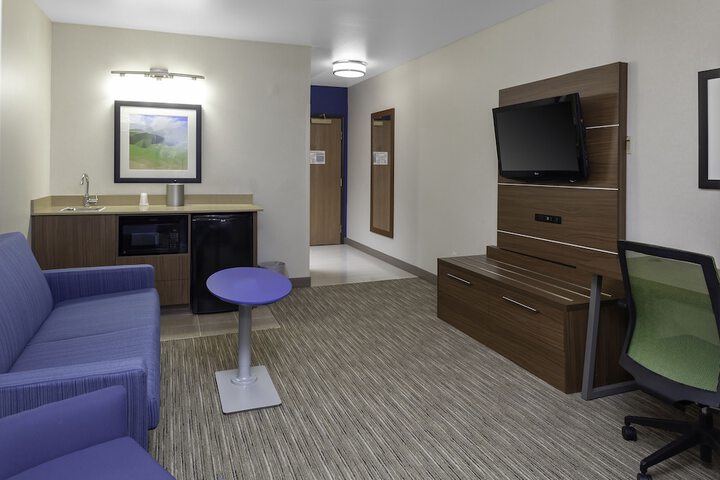 Room 33 of 41