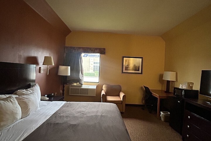 Room 22 of 37