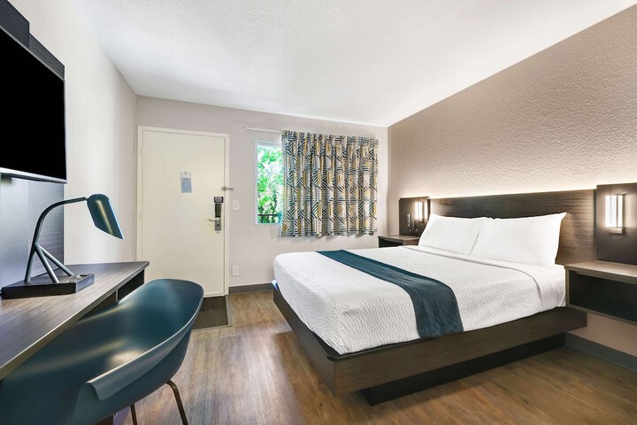 Motel 6 Issaquah WA - Seattle - East