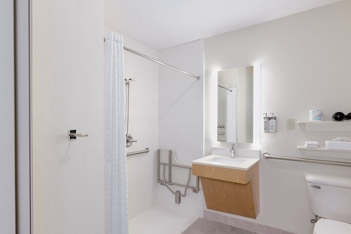Candlewood Suites Oklahoma City-Moore by IHG