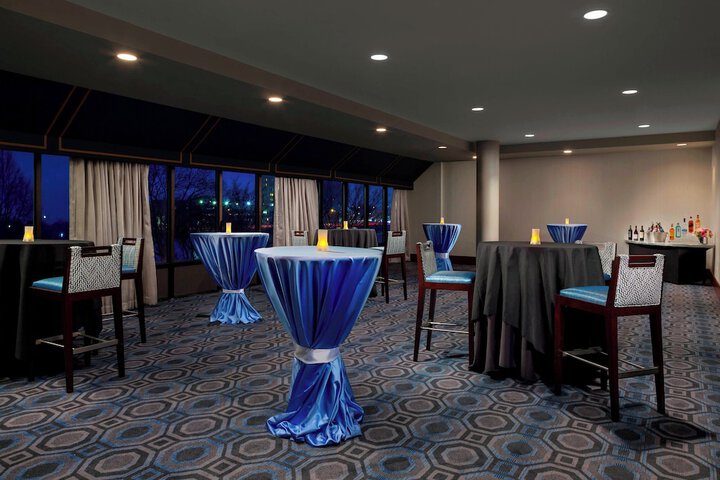 Courtyard by Marriott Boston-Cambridge