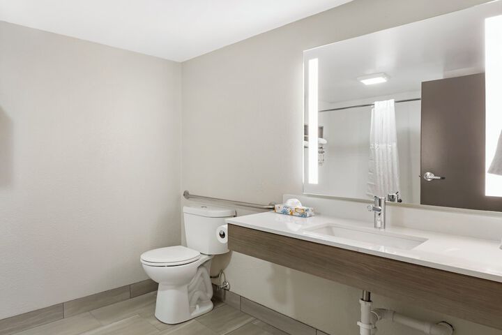 Holiday Inn Express Hyannis Cape Cod by IHG
