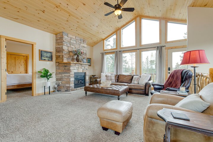 Jefferson Mountain Cabin w / Private Deck & Grill!
