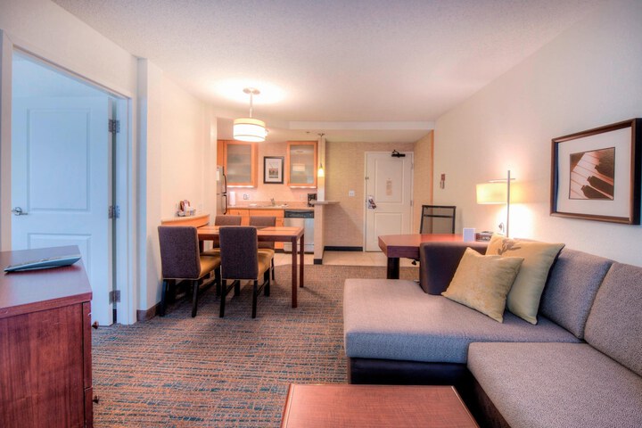 Room 35 of 60